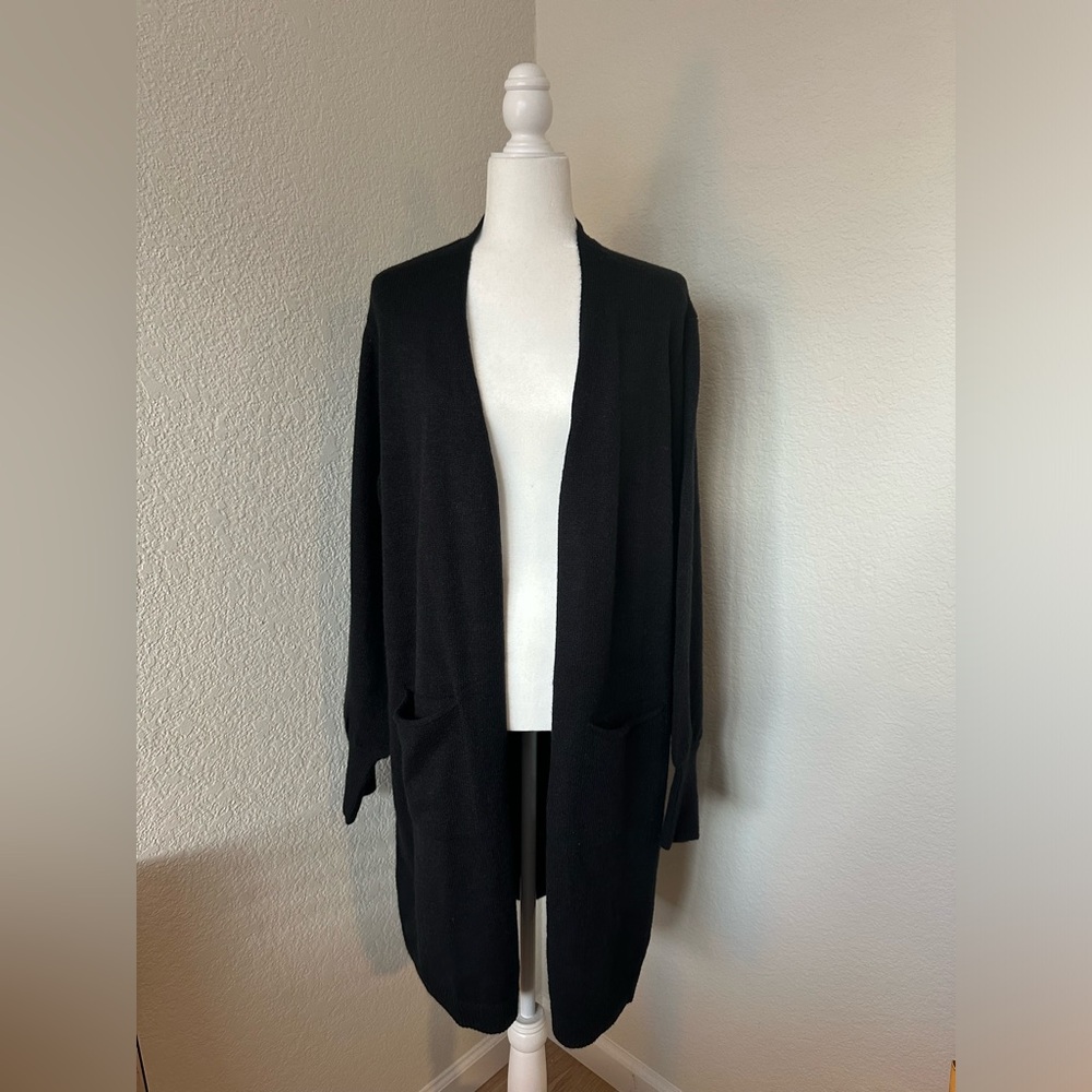 NWT AVENUE BLACK 2 FRONT POCKETS SOFT LONG CARDIGAN SIZE 18/20